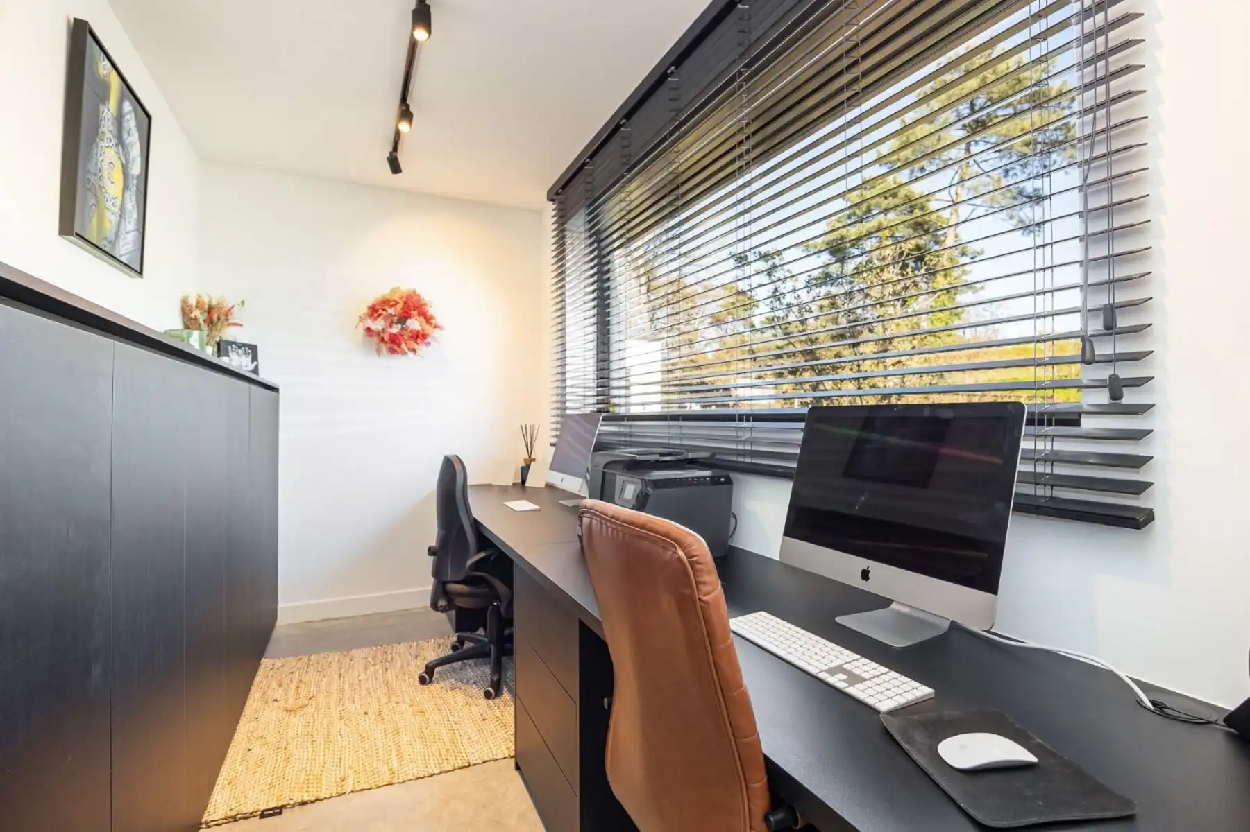 Recente halfopen BEN-woning met zwembad foto 15