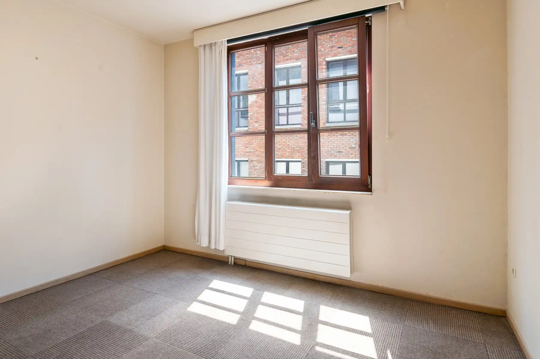 Lichtrijk appartement met terras op uitstekende locatie foto 13