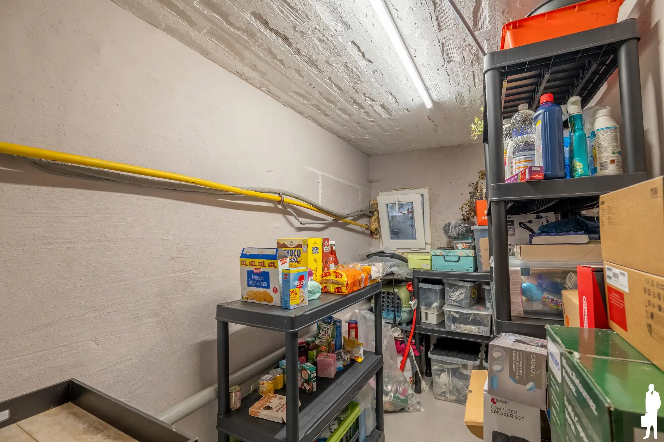 Gelijkvloers app. van ca. 110 m² met 2 slpks en staanplaats foto 19