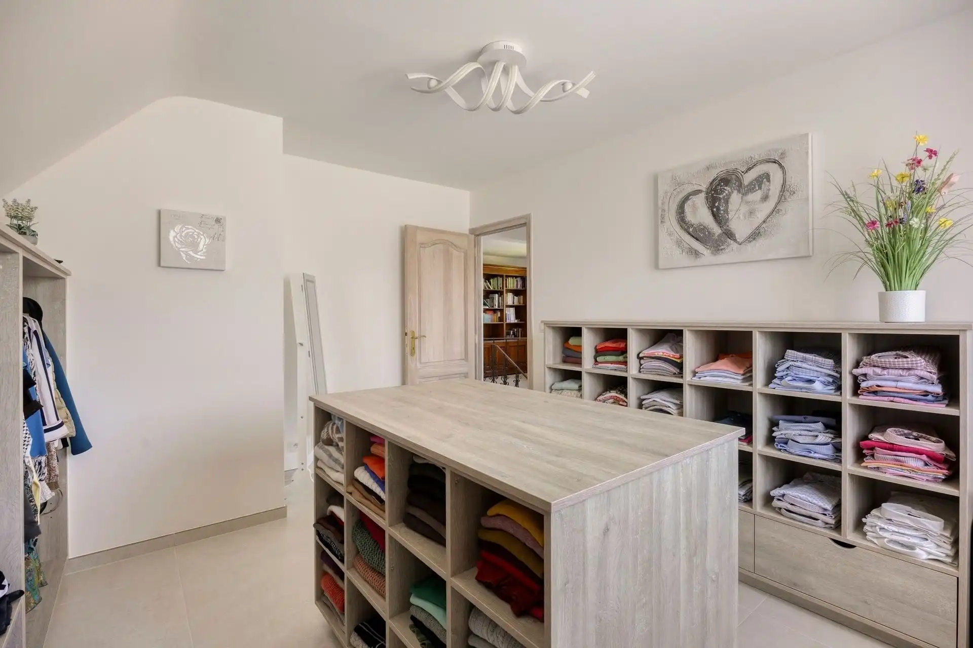 Volledig gerenoveerde villa in Ten Trappen wijk foto 29