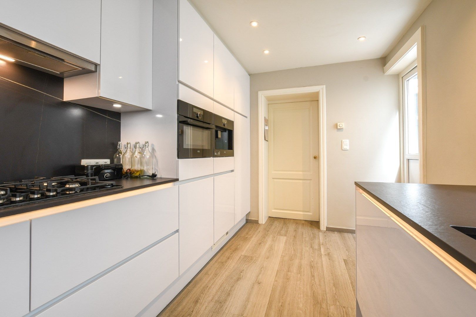 Ruime woning op 50 meter van de zee in Blankenberge foto 3