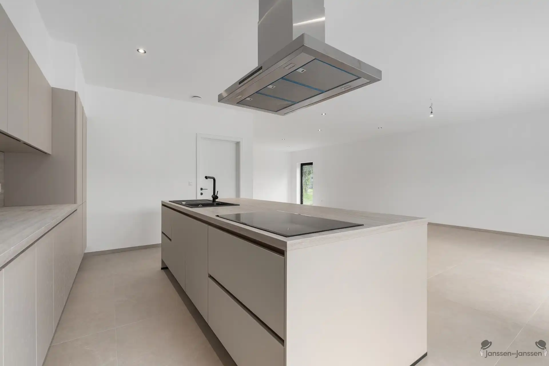 Te Huur - Ruime HO nieuwbouwwoning met 3 (+1) slpk en tuin foto 4