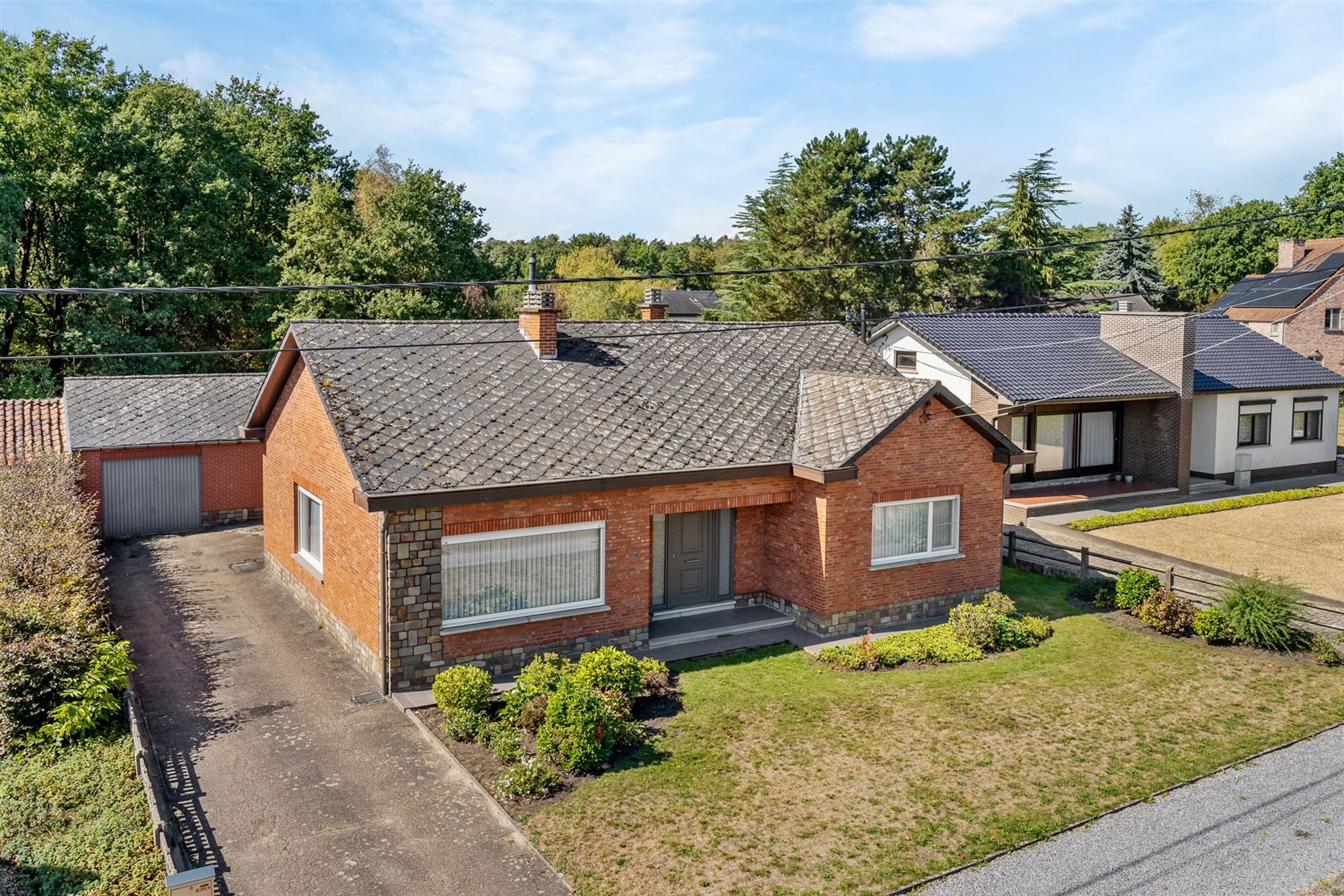 GOED ONDERHOUDEN GELIJKVLOERSE WONING MET 3 SLAAPKAMERS RUSTIG GELEGEN TE STAL foto 2