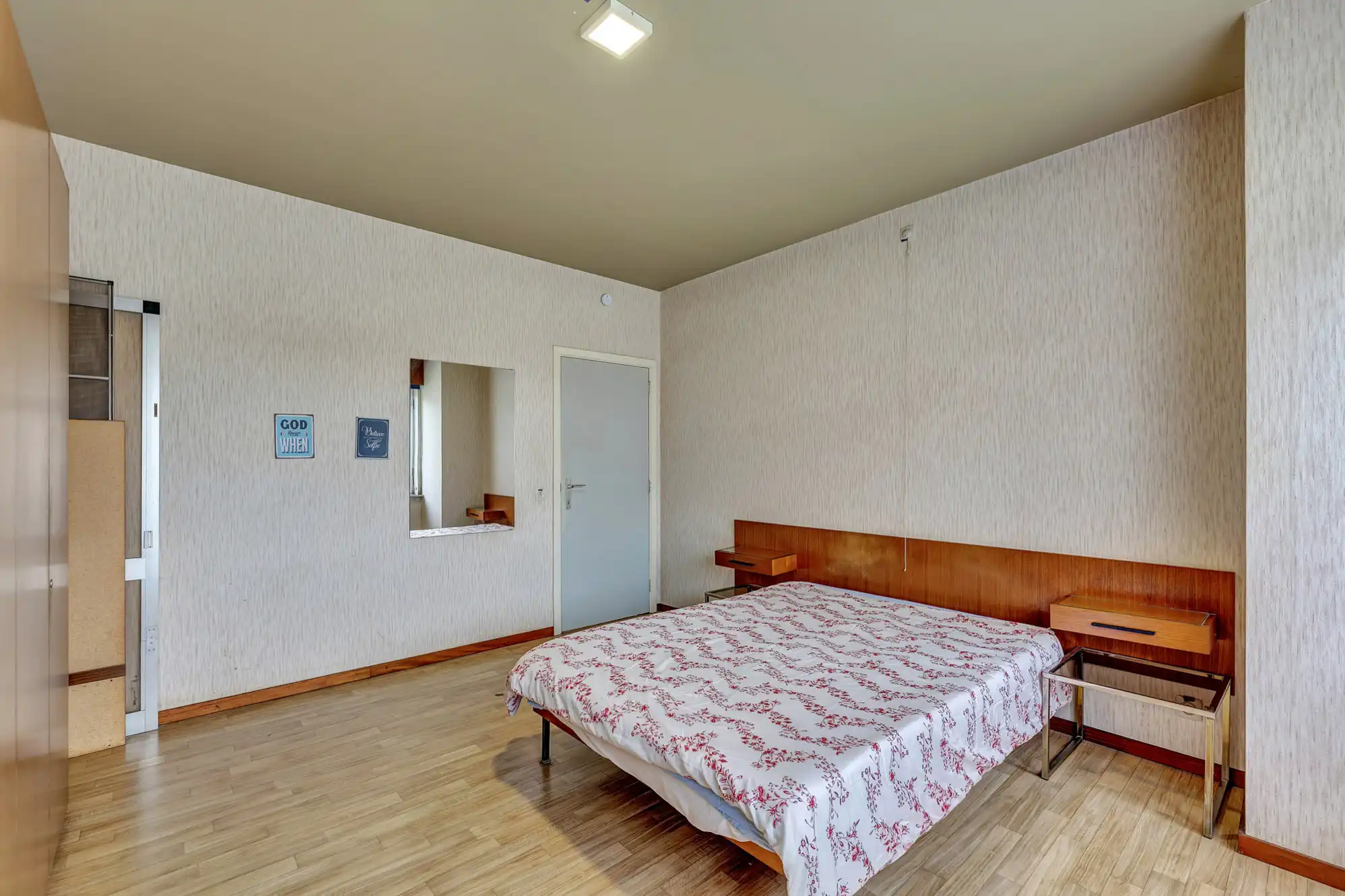 Bungalow met garage en tuintje op strategische ligging foto 15