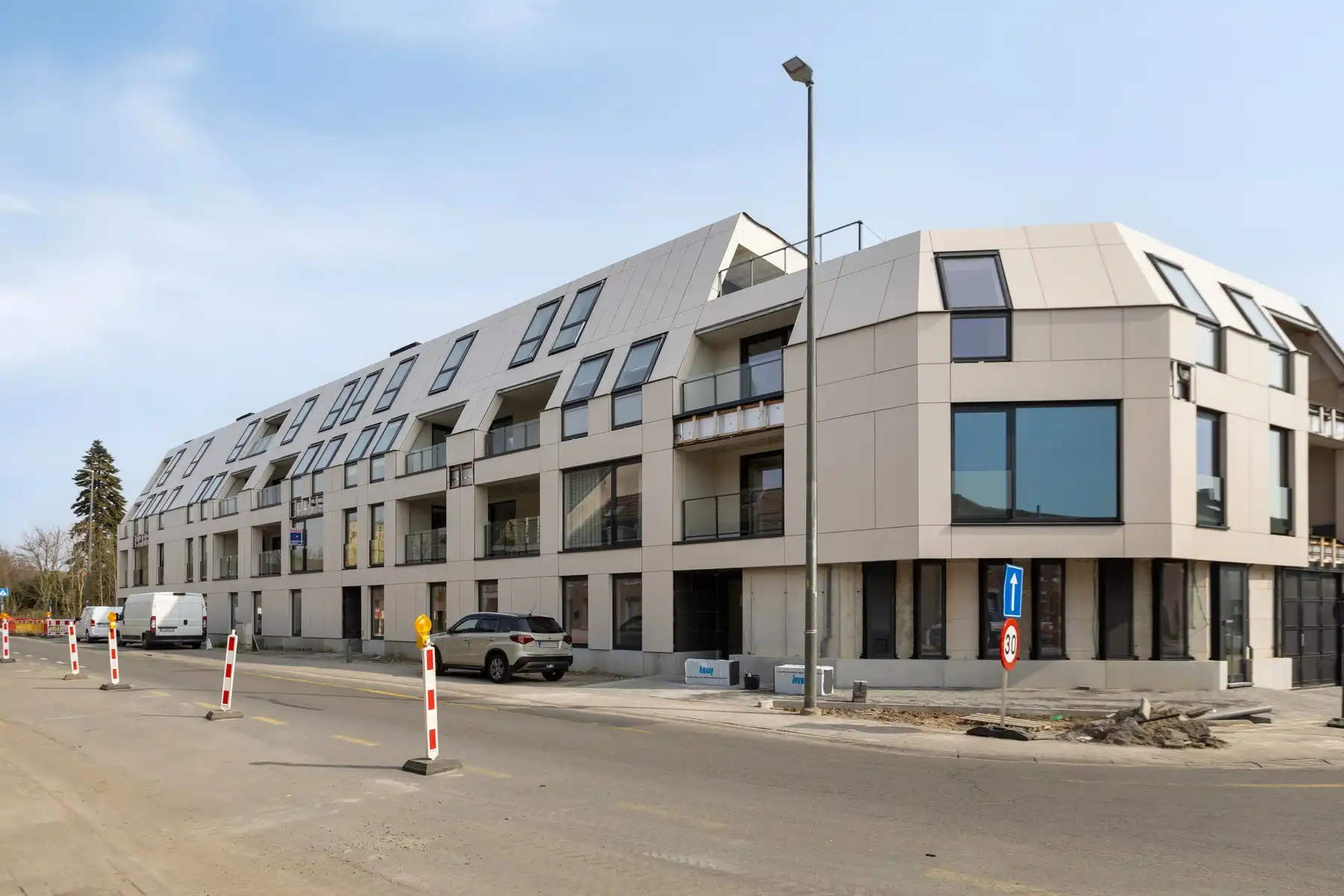 Kwalitatief en hedendaags wonen tussen stad en natuur foto 2