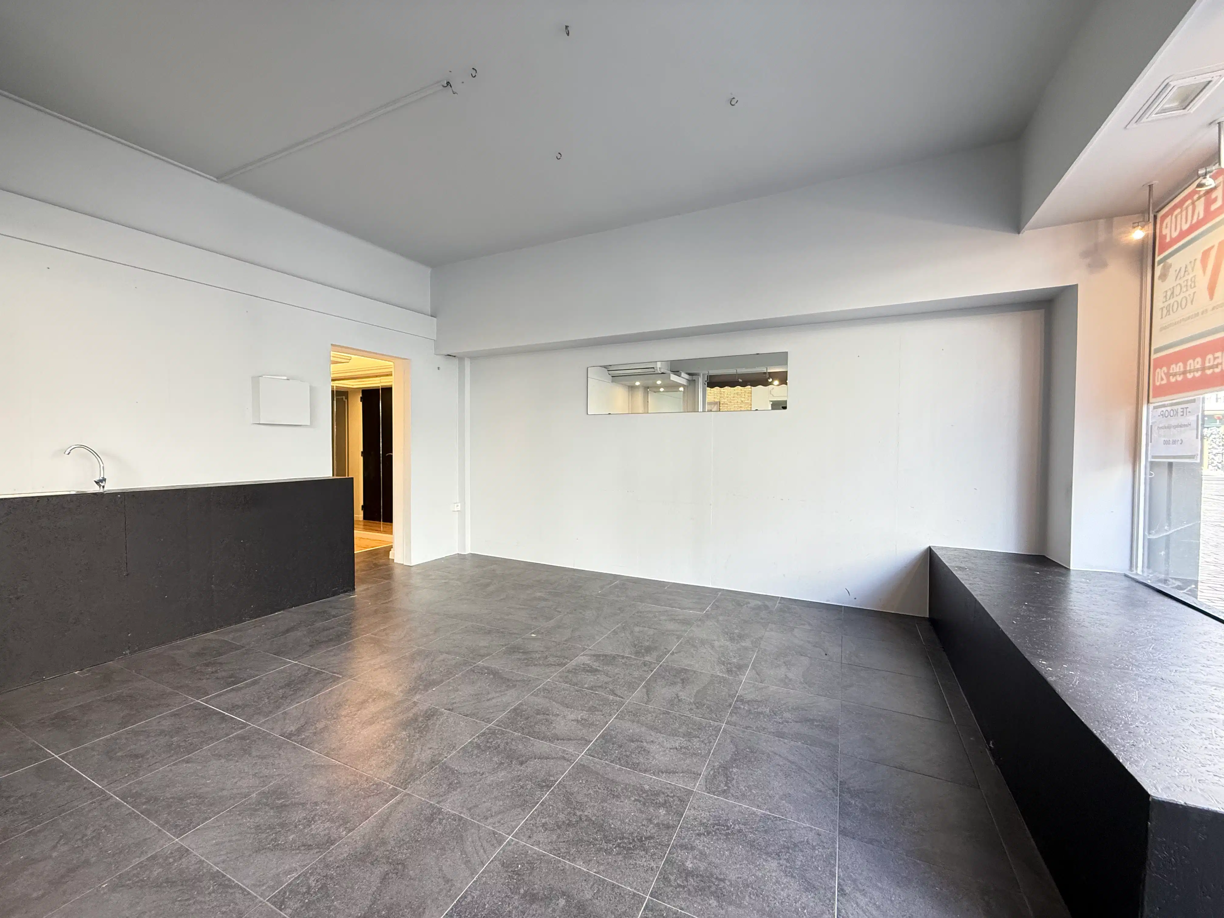 Handelsgelijkvloers 60m² foto 3