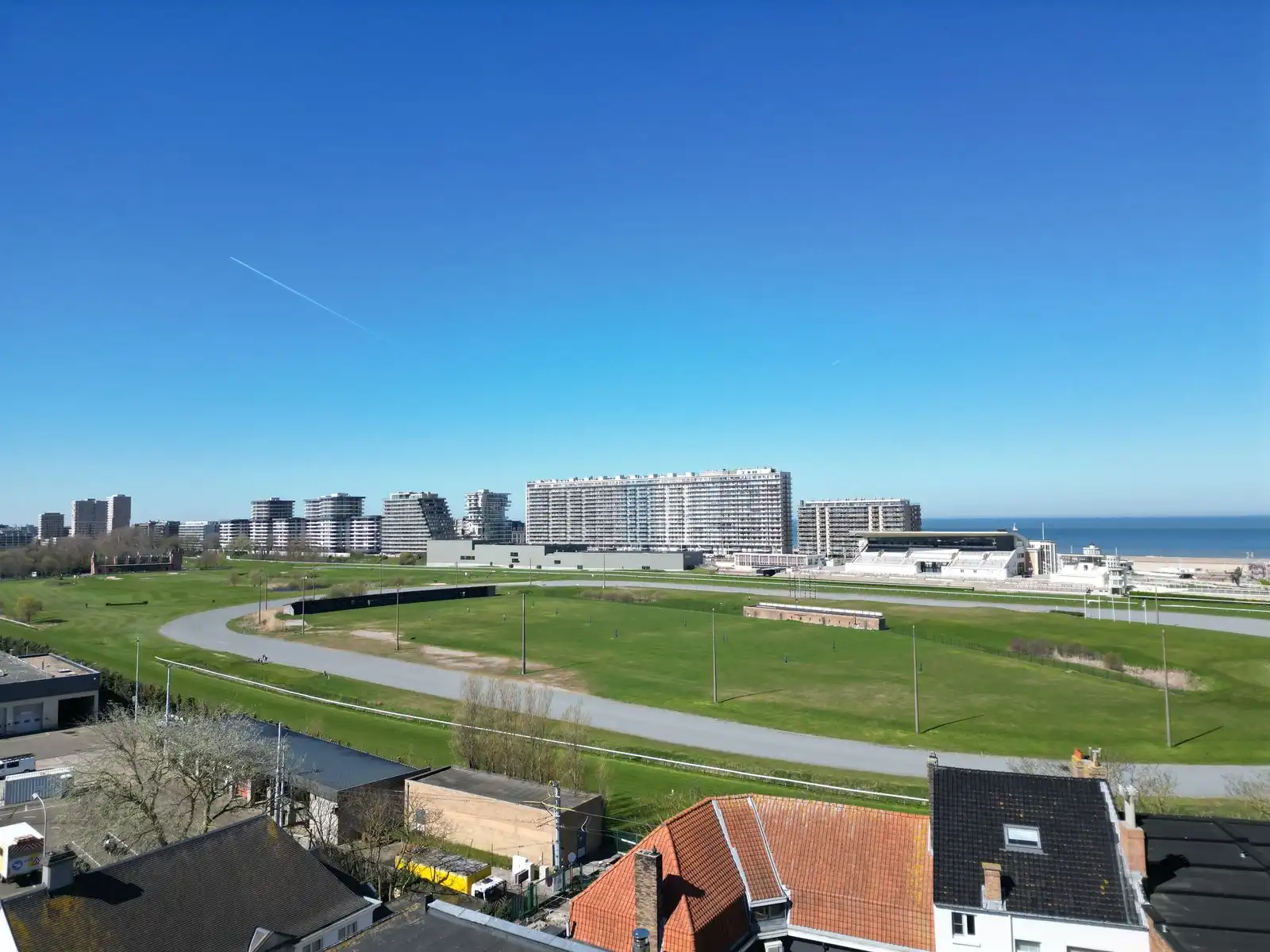 Luxueuze penthouse met zonovergoten terrassen pal aan zee! foto 10