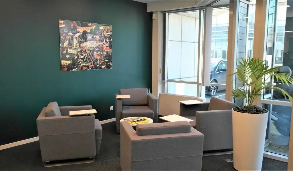 Full-service gemeubelde kantoren vlakbij E40 in Aalst foto 3