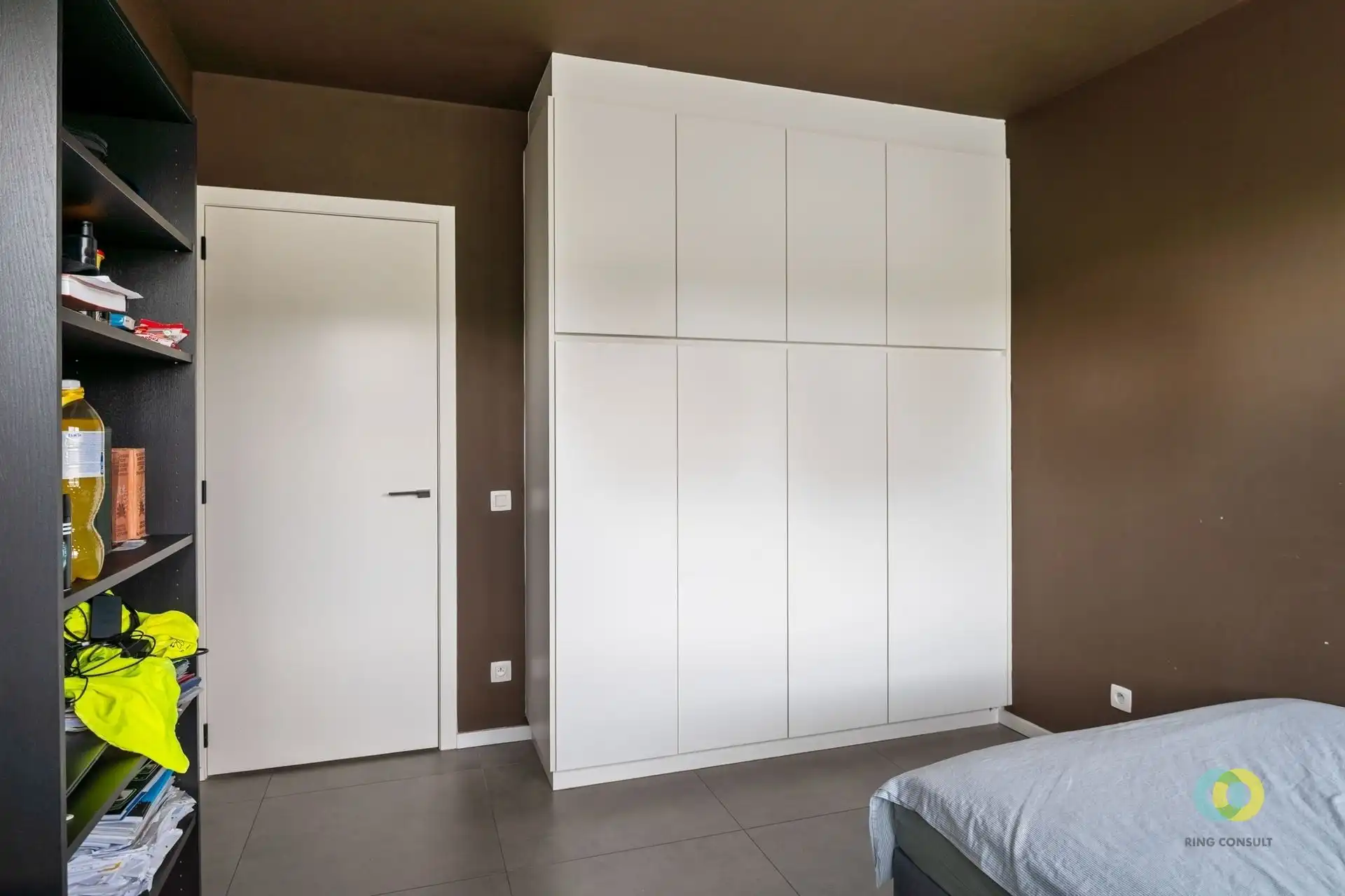 Stijlvol  3-slaapkamerappartement met waterzicht foto 13