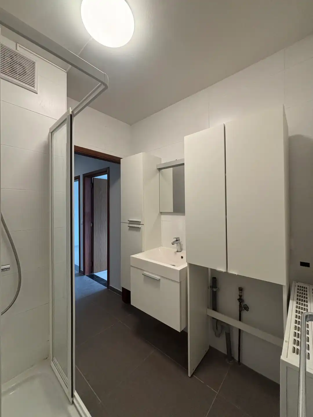 Recent gerenoveerd appartement met 2 slaapkamers foto 11