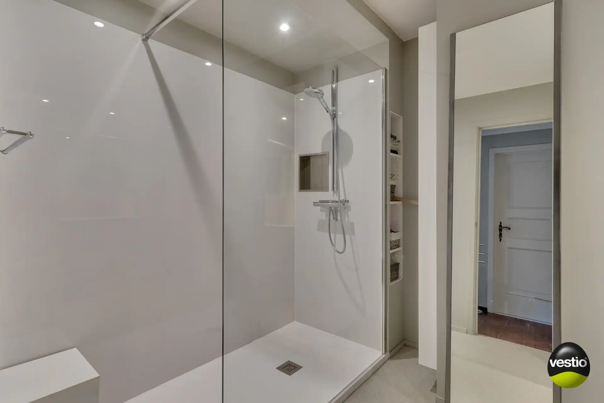 RUSTIG GELEGEN, GELIJKVLOERSE WONING VLAKBIJ CENTRUM OPGLABBEEK foto 25