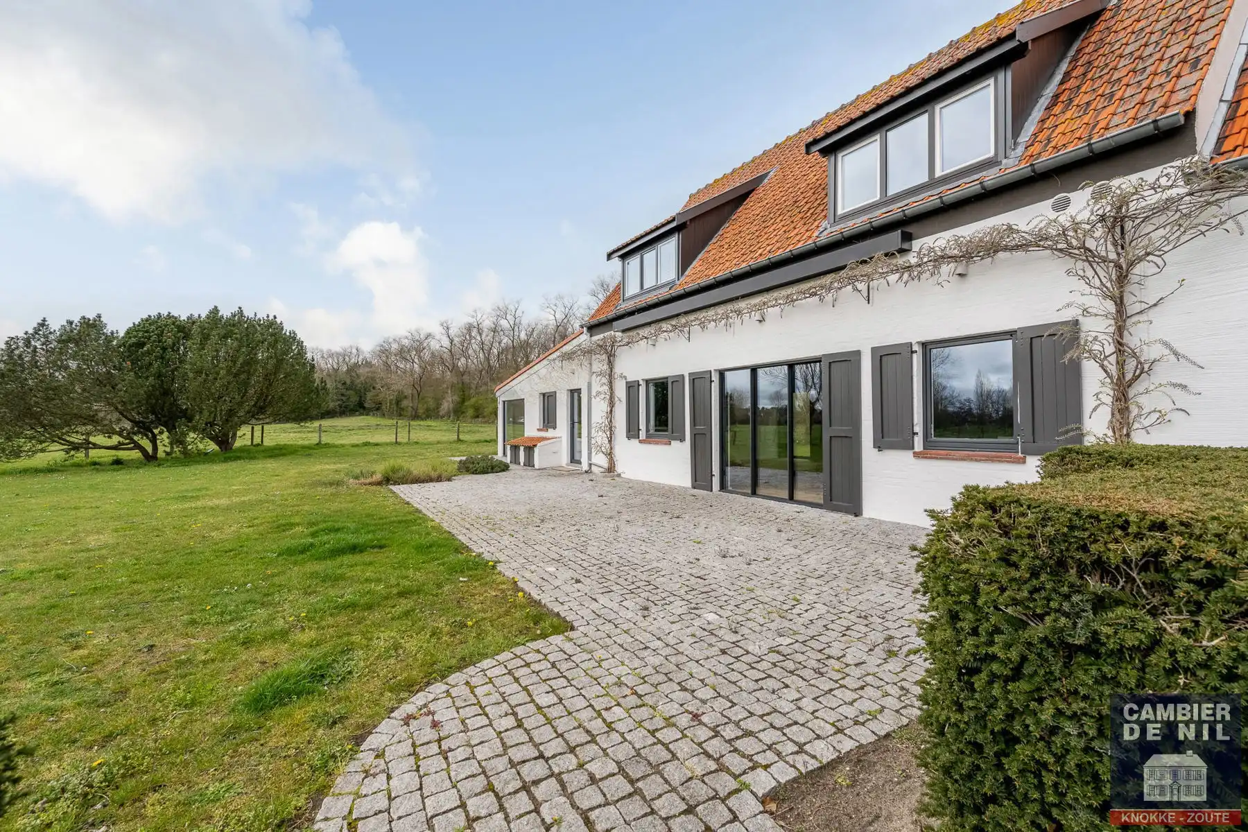 Charmante, vrijstaande woning in alle rust met tuin in het Zoute foto 4