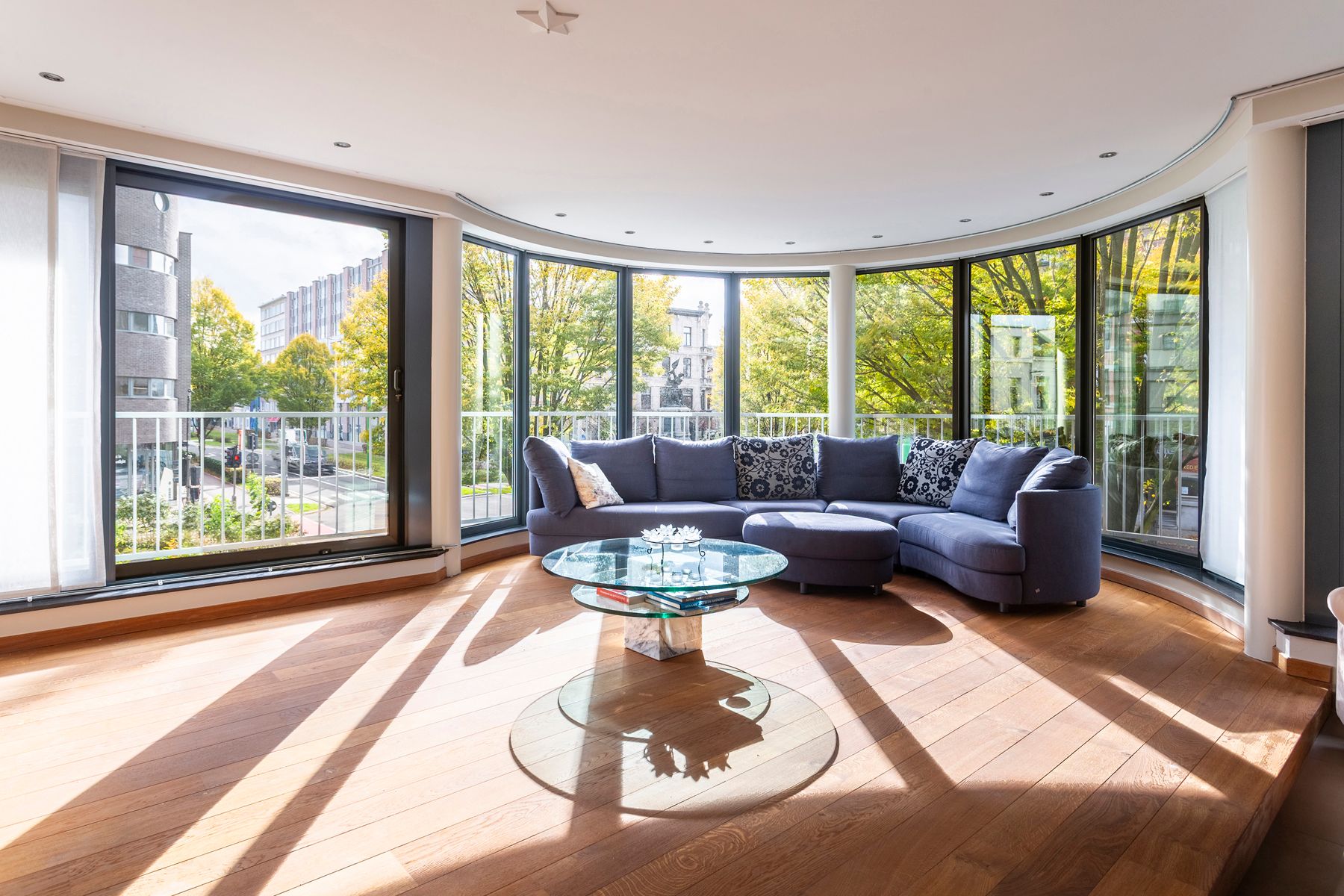 Ruim appartement met terras op toplocatie in Berchem foto 2