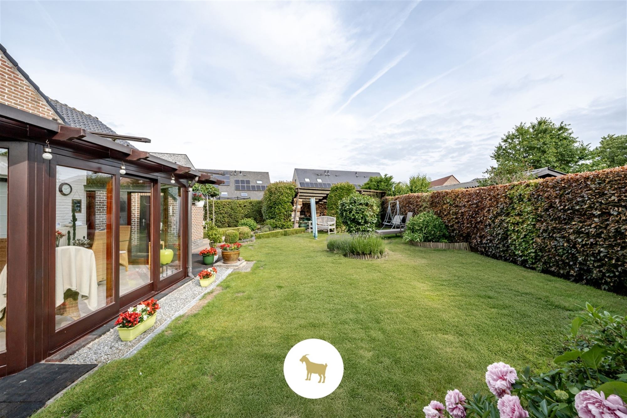 Instapklare LAAGBOUWVILLA met 3 slaapkamers, bureauruimte, veranda en garage op een ruim perceel van ca. 796 m² foto 20