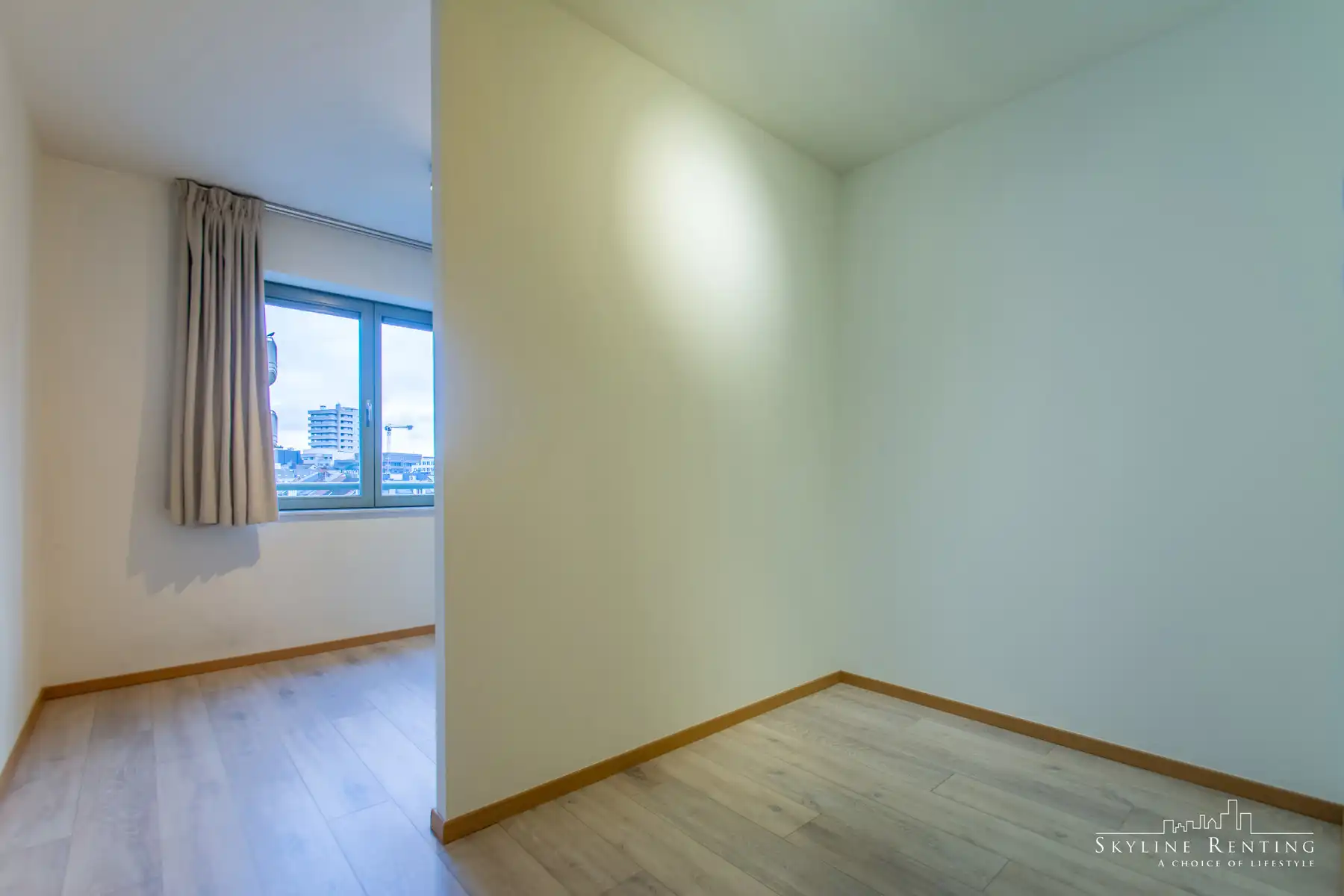 Prachtig ongemeubeld appartement met 2 KAMERS + 2 badkamers foto 10