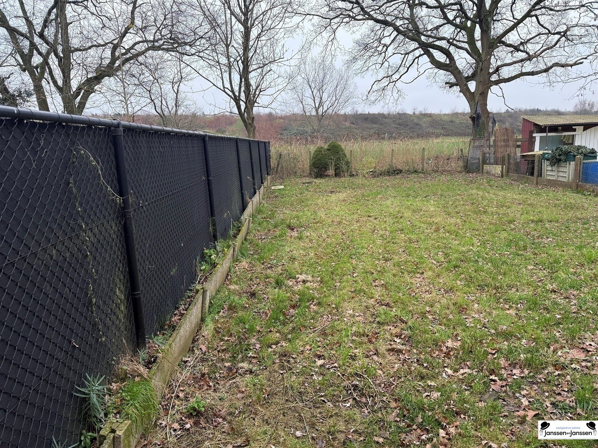 Gelijkvloers gerenoveerd appartement met 2 slaapkamers en tuin foto 8