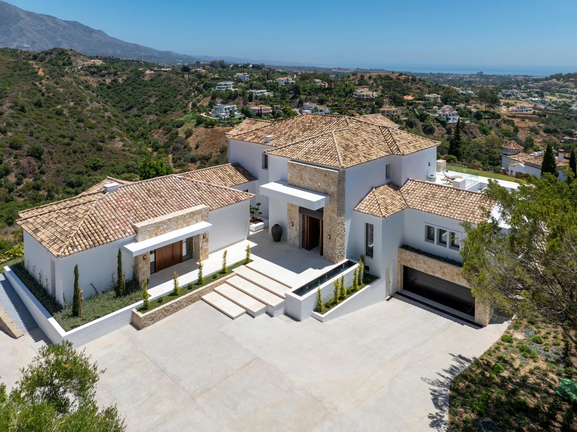 Ongekende luxe in Marbella: exclusieve nieuwbouw villa met panoramisch zicht en 5-sterren faciliteiten foto 32