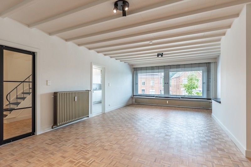 Ruime stadsduplex met terras en privé-koer in het dorpscentrum foto 4