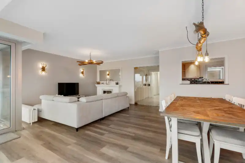 STIJLVOL EN HEDENDAAGS 3-SLAAPKAMERAPPARTMENT MET HOOGWAARDIGE AFWERKING EN MET ZICHT OVER DE DUMONT WIJK EN ZEEZICHT foto 3