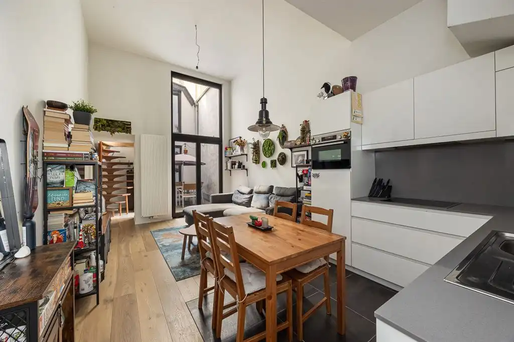 Gerenoveerd duplex app in historisch centrum Antwerpen foto {{pictureIndex}}