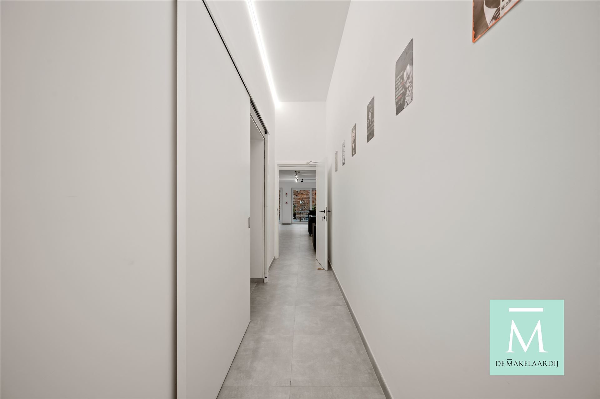 STUDENTS ONLY! Gemeubelde studentenkamer in hartje Mechelen - EERSTE BEWONING NA RENOVATIE  foto 7