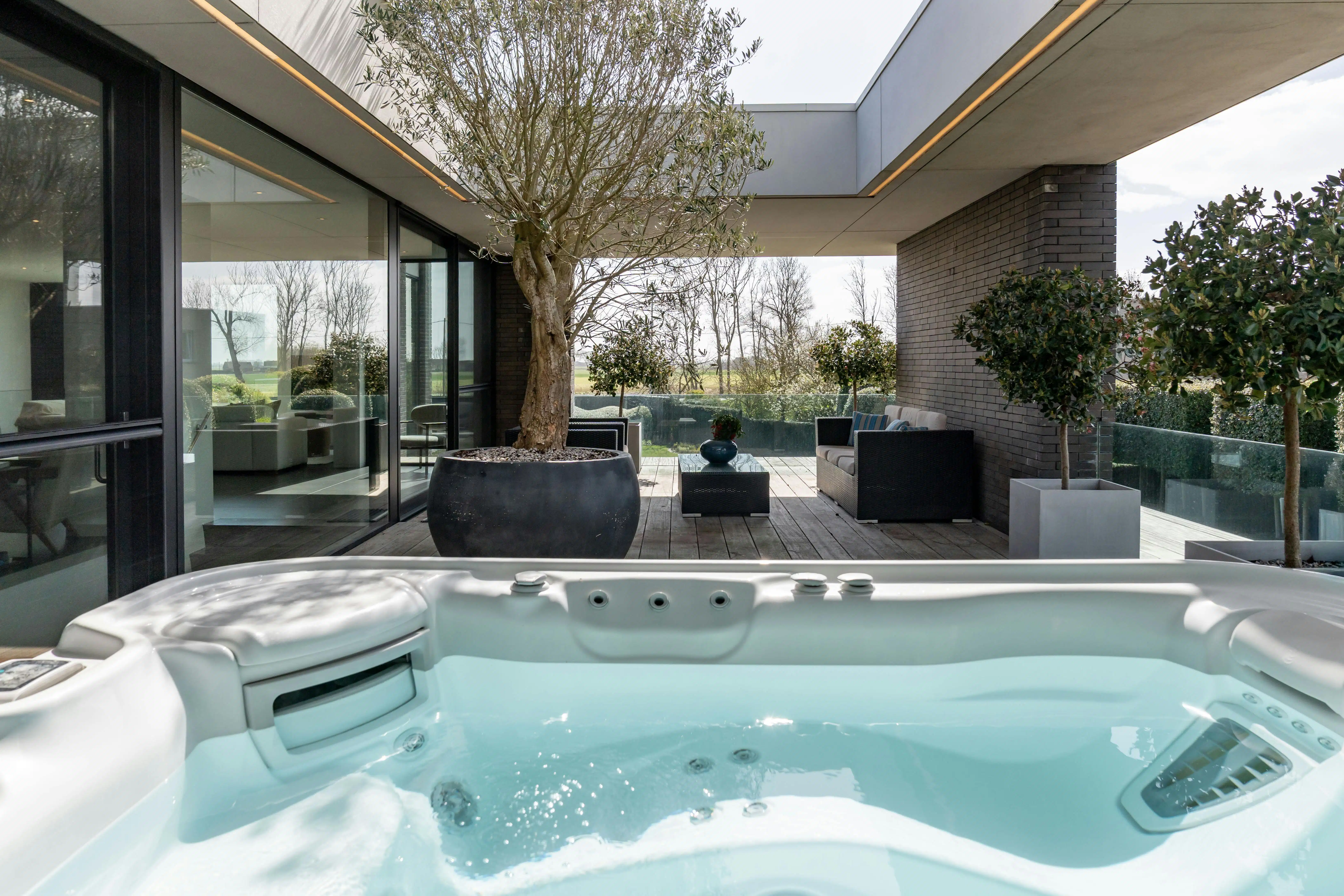 Exclusieve villa op prachtig perceel grond te koop te Leffinge! foto 36