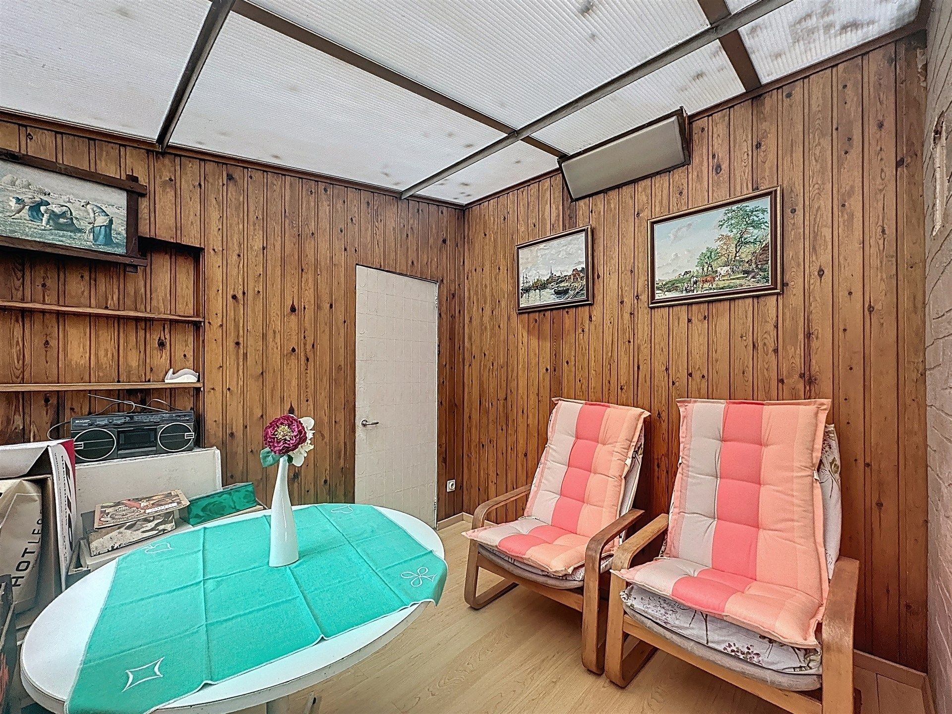 Halfopen bebouwing met 3 slaapkamers, ruime garage en leuke tuin op toplocatie! foto 8