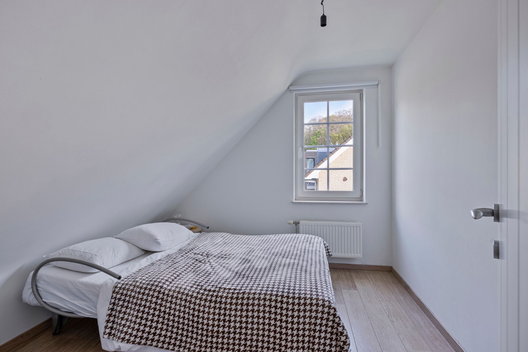 Prachtige villa met mooie tuin en 5 slaapkamers foto 25