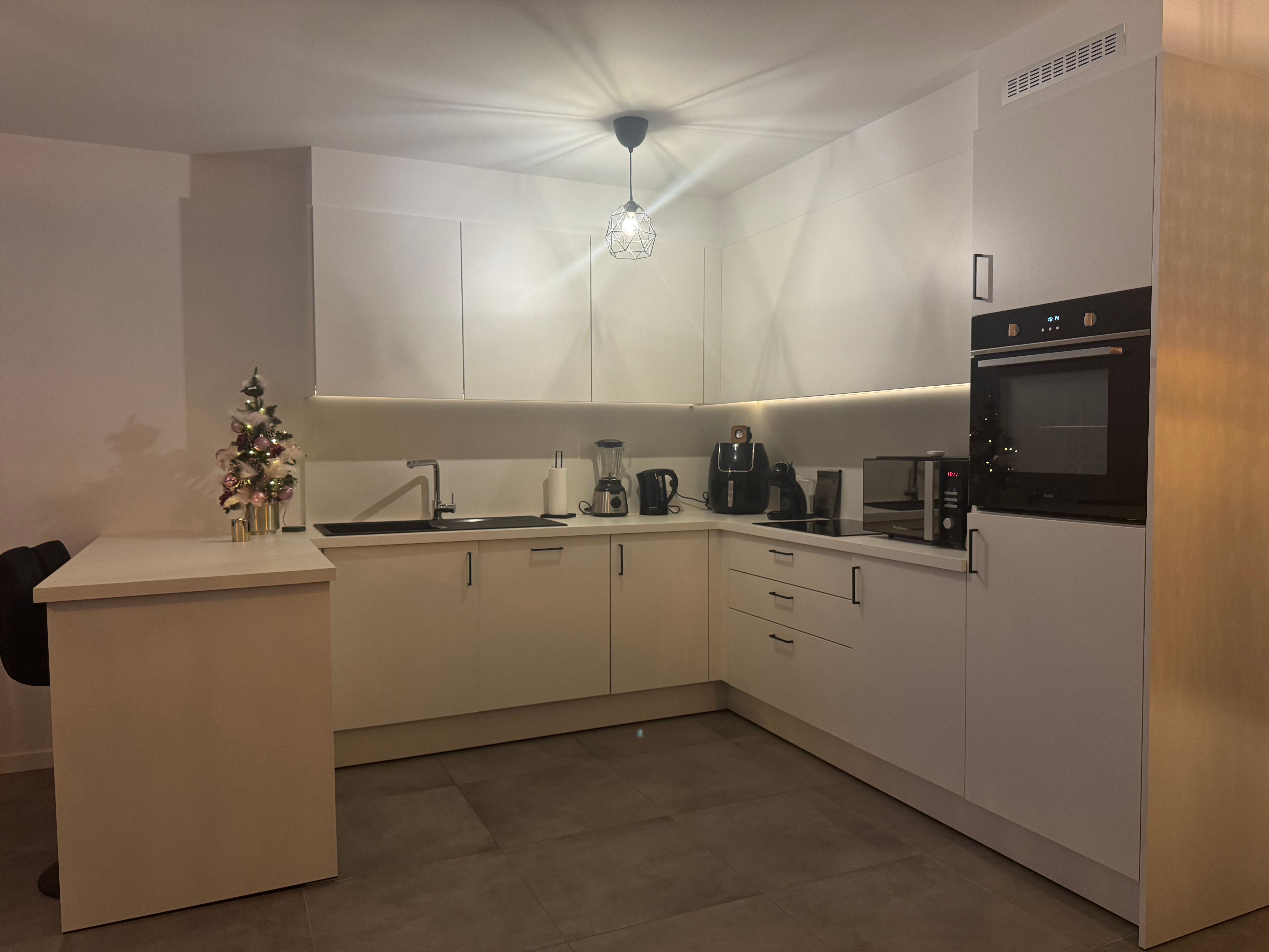 Modern appartement met terras en parkeerplaats in Residentie Vlinderpark – centrum Genk foto 9