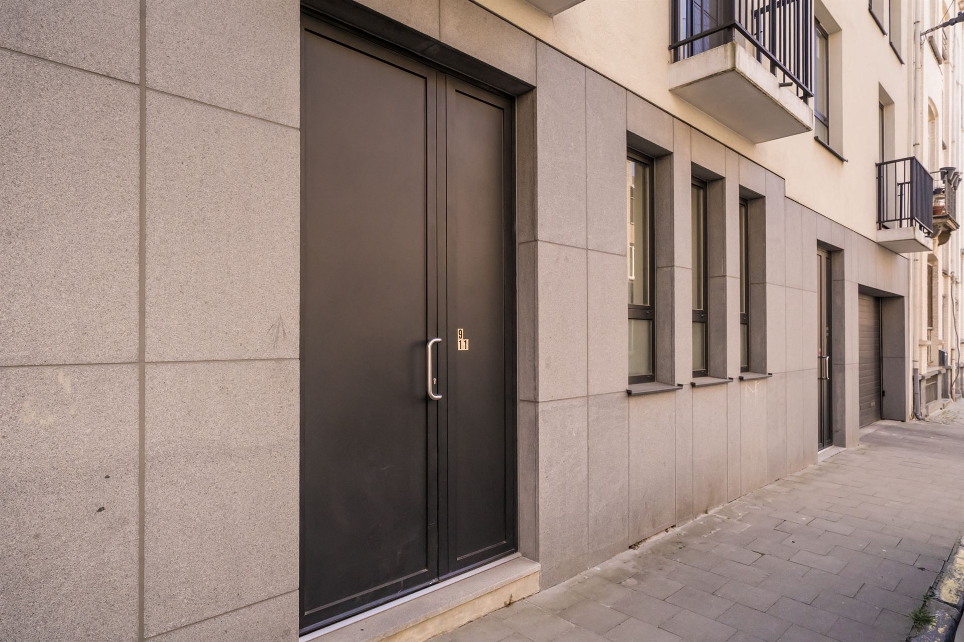 Prachtig, recent 3 slaapkamer duplex appartement met private tuin van 50m² foto 23