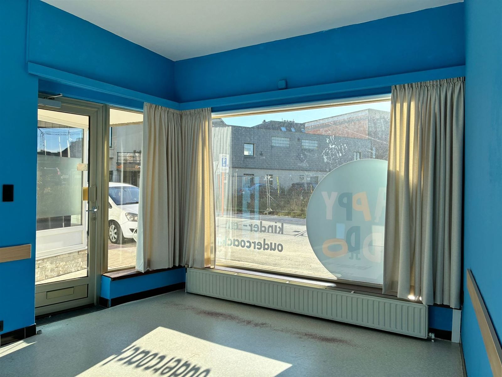 Handelspand centrum Lennik TE HUUR foto 3