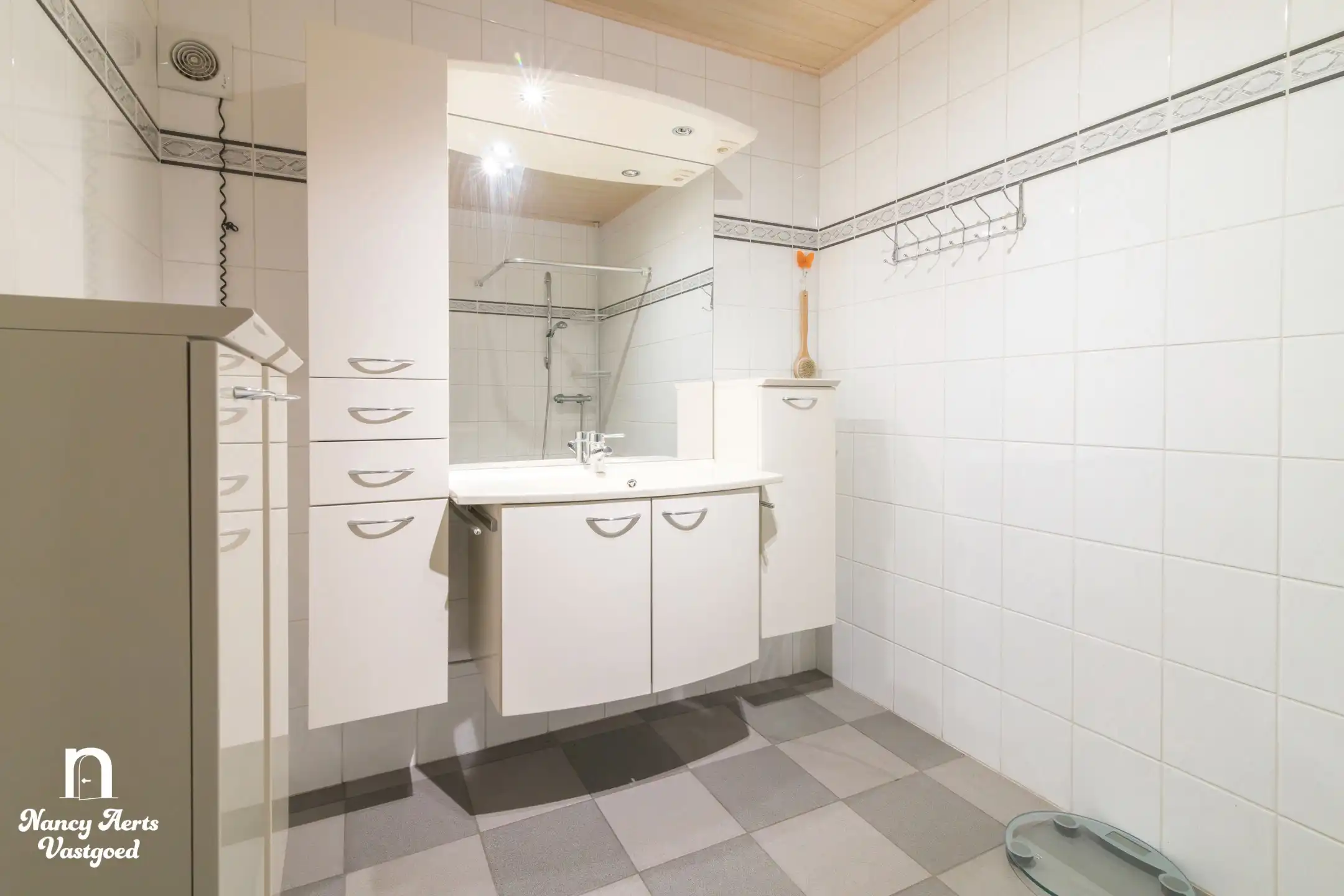 Gelijkvloers wonen met zuidgerichte tuin in rustige straat foto 19