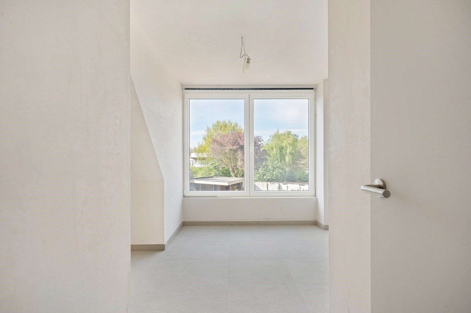 DUPLEX NIEUWBOUWAPPARTEMENT MET 2 SLPKS EN RUIM TERRAS TE GELUWE foto 18
