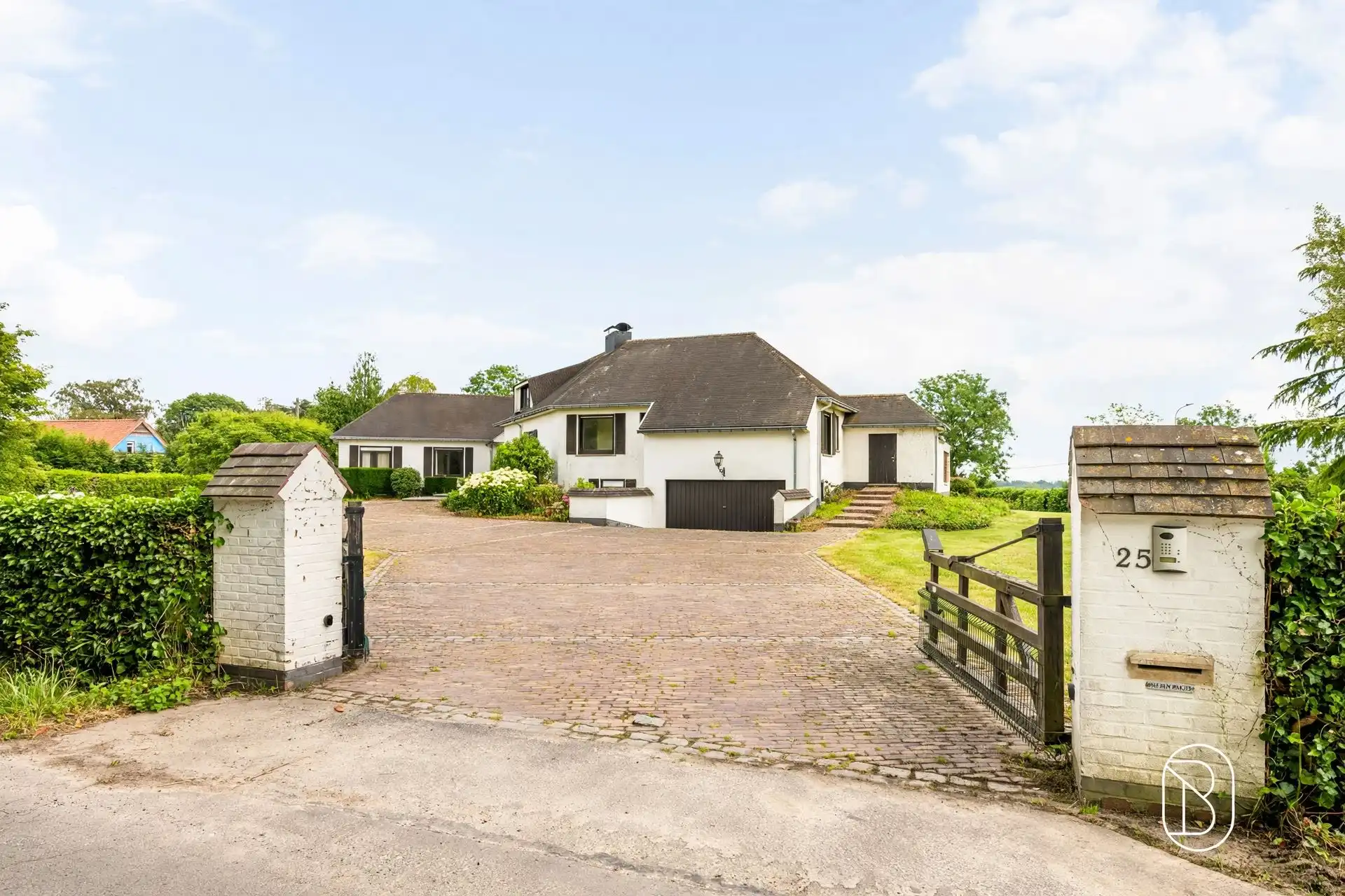 Statige villa met zwembad en uniek uitzicht op 6.401m² foto 5