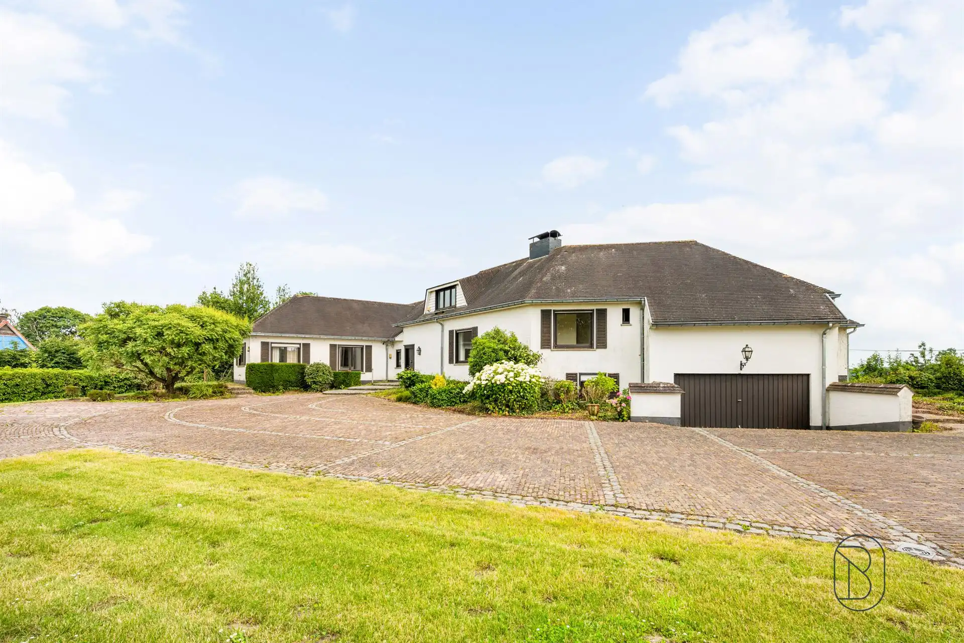 Statige villa met zwembad en uniek uitzicht op 6.401m² foto 9