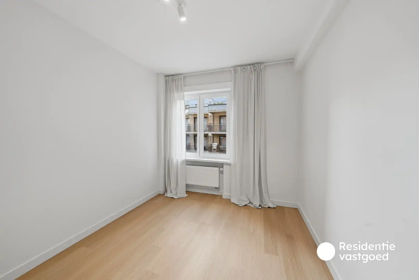 Ruim en volledig gerenoveerd appartement op topligging in Oostende foto 17