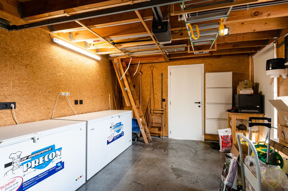 Ruime handelsswoning te koop in het centrum van Eeklo! foto 15