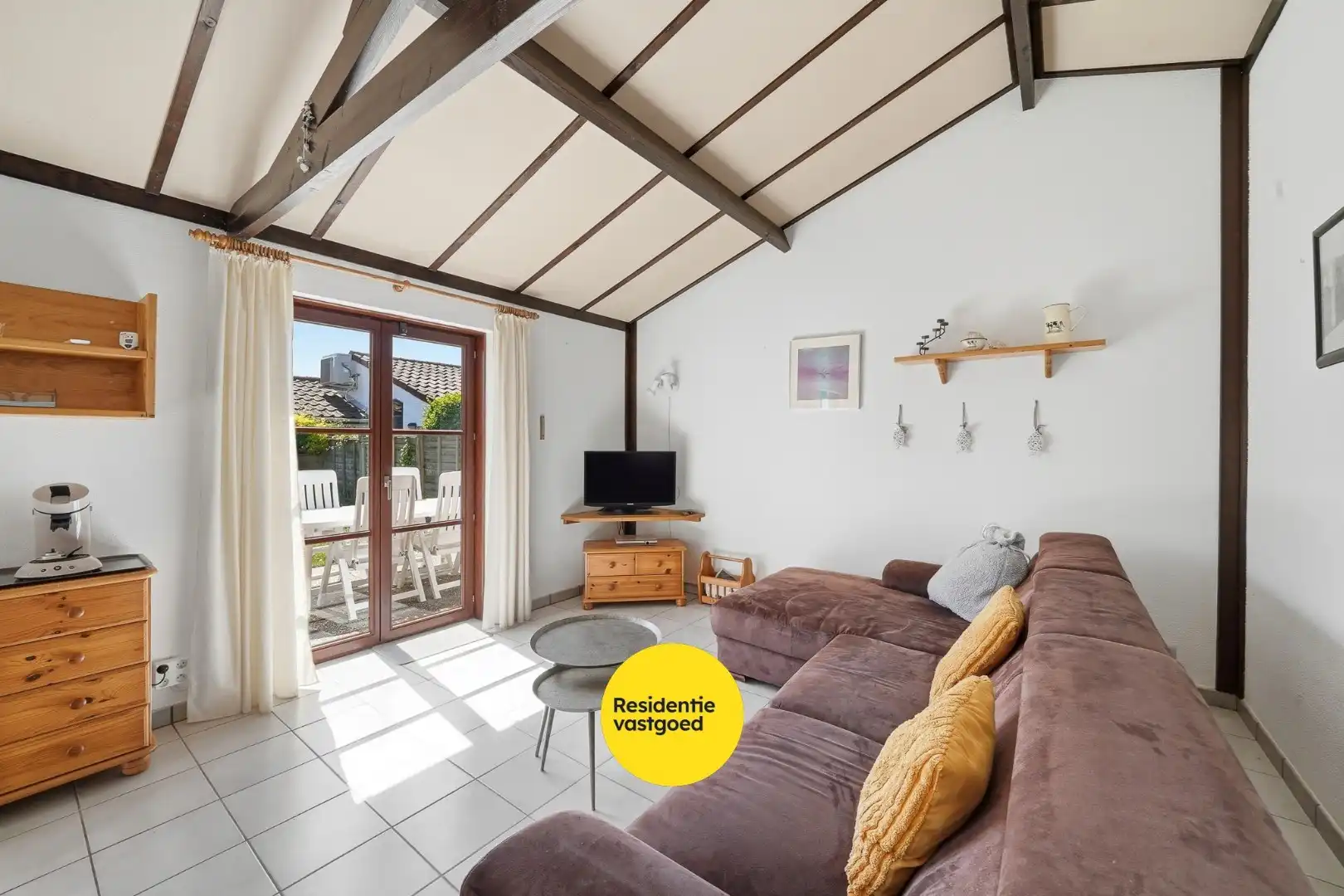 Instapklare vakantiewoning met zonnige tuin en 2 slaapkamers foto 3