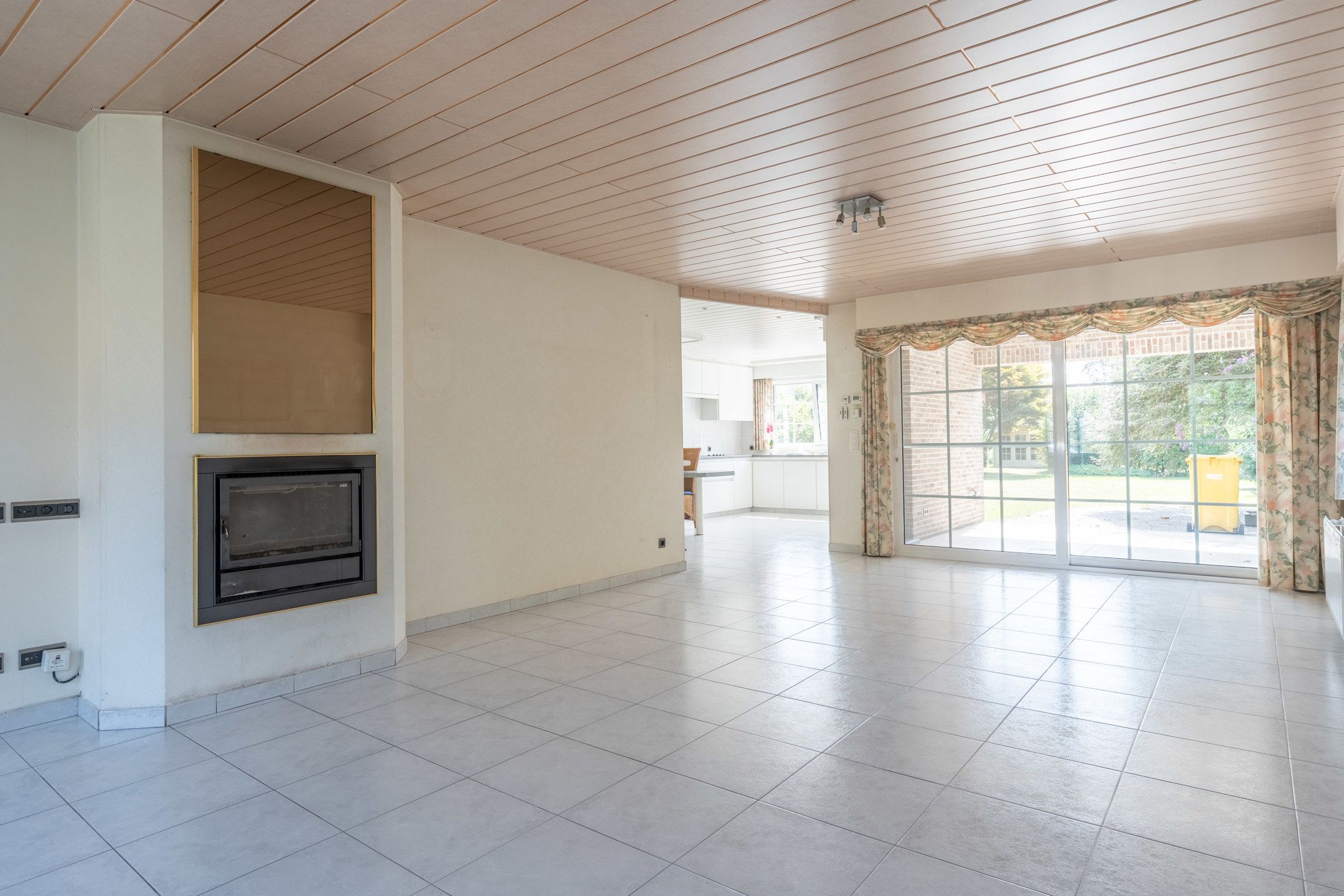Ruime woning met 4 slpks op mooi zuidperceel van 1.041 m²  foto 6