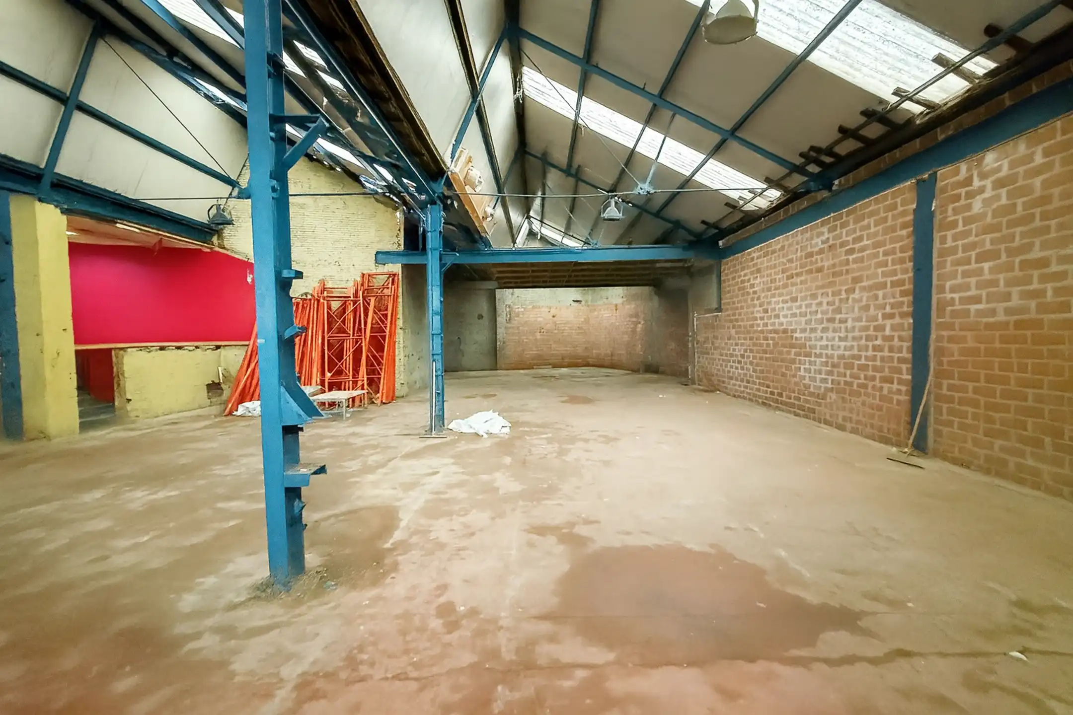 Opslagruimte/werkplaats te koop in Merksem foto 3