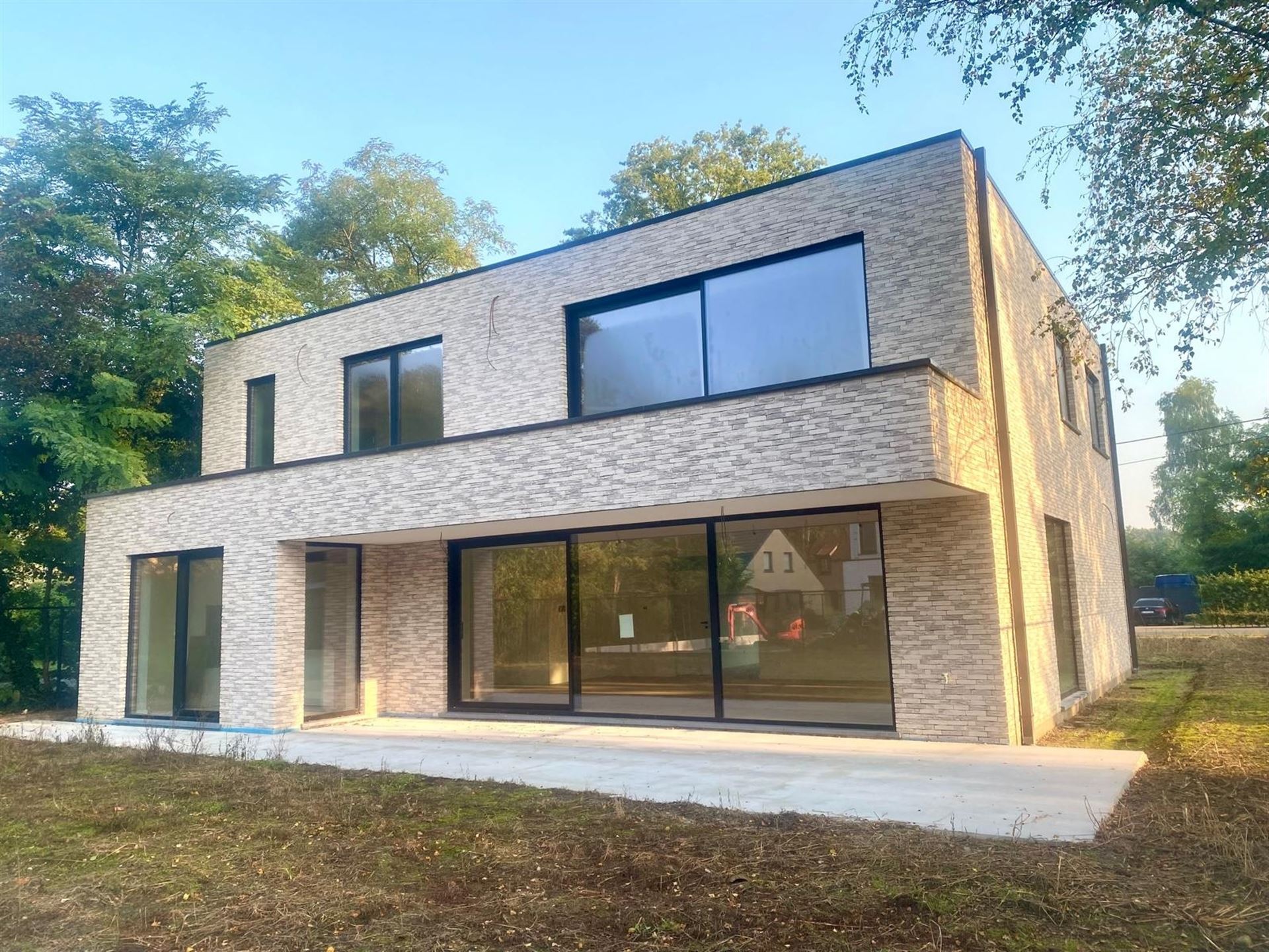 Moderne en grote nieuwbouwvilla met zuid-gerichte tuin! foto 16
