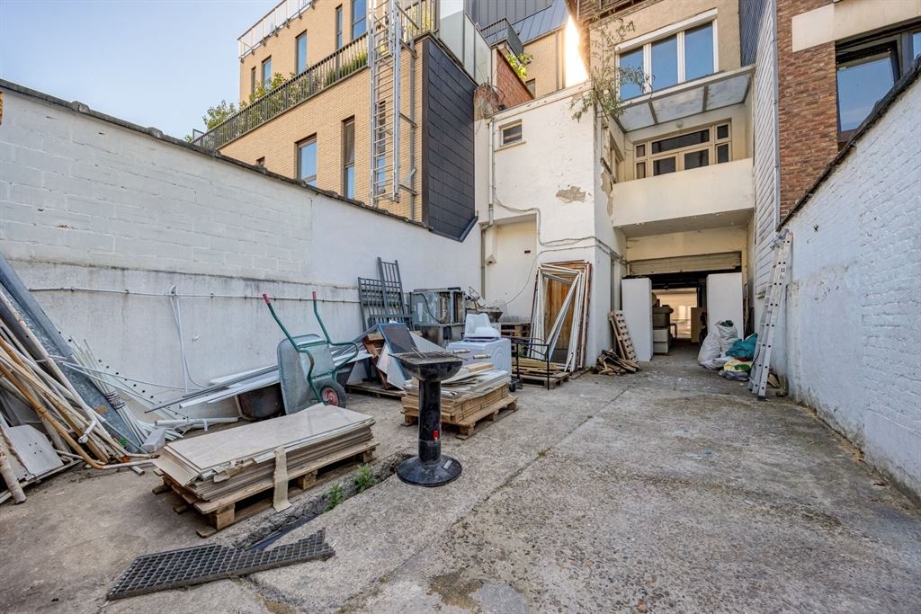 Woning met gigantisch magazijn te renoveren foto 37