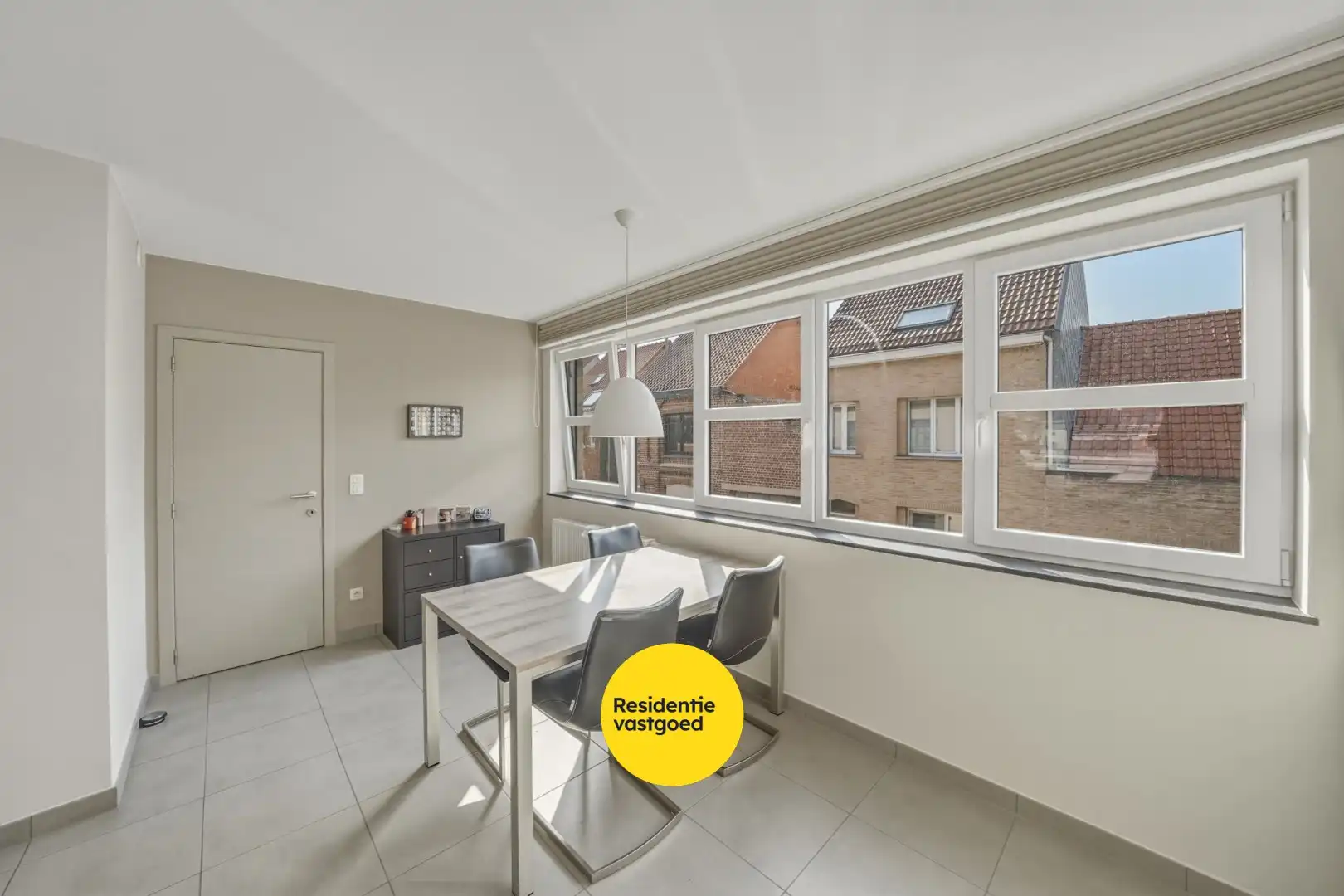 Instapklare recente woning met zeer ruime garage en tuin in Oudenburg foto 13