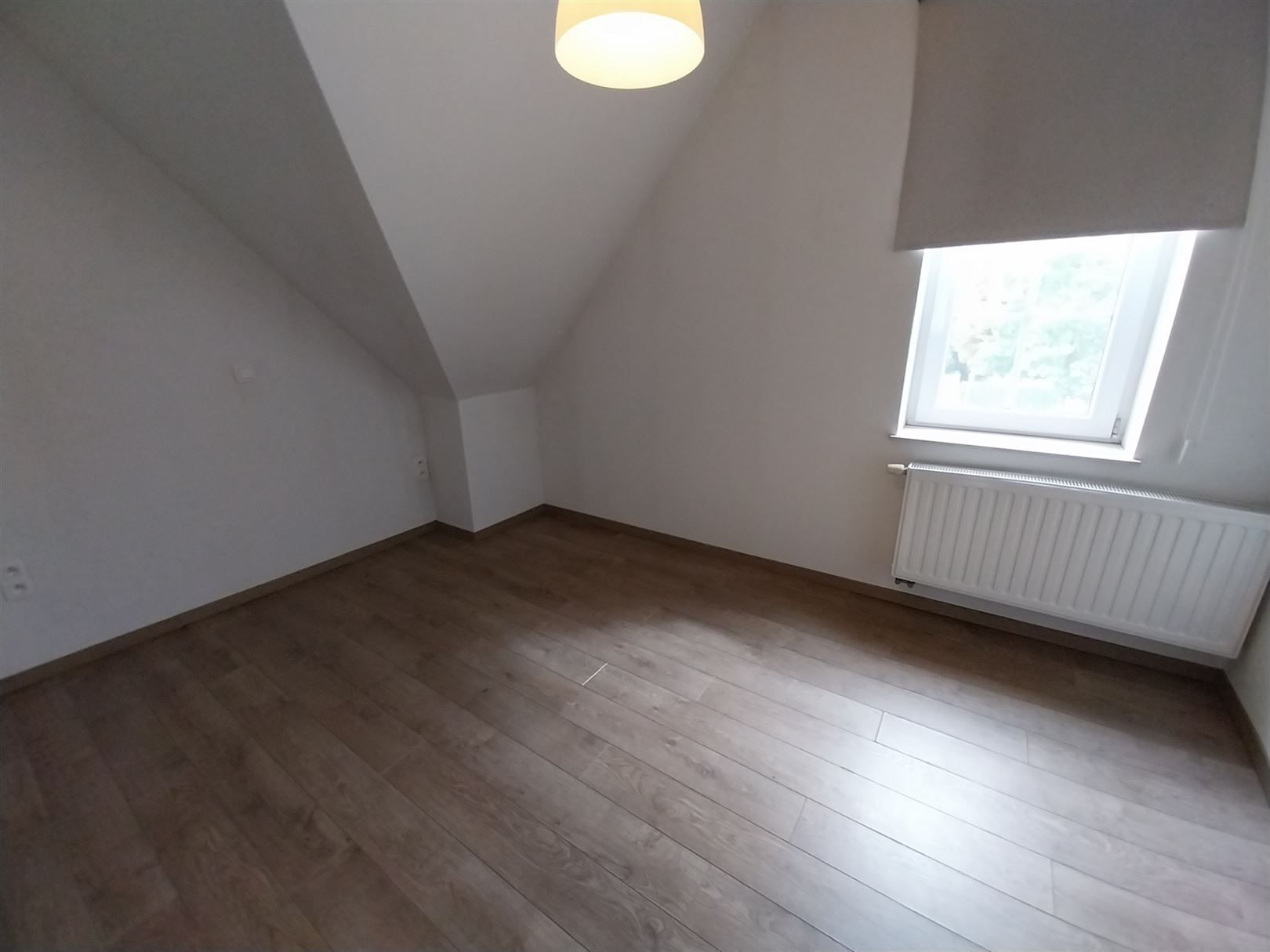 TE HUUR: Gesloten bebouwing in karaktervol gebouw met 2 slaapkamers in Genk! foto 12