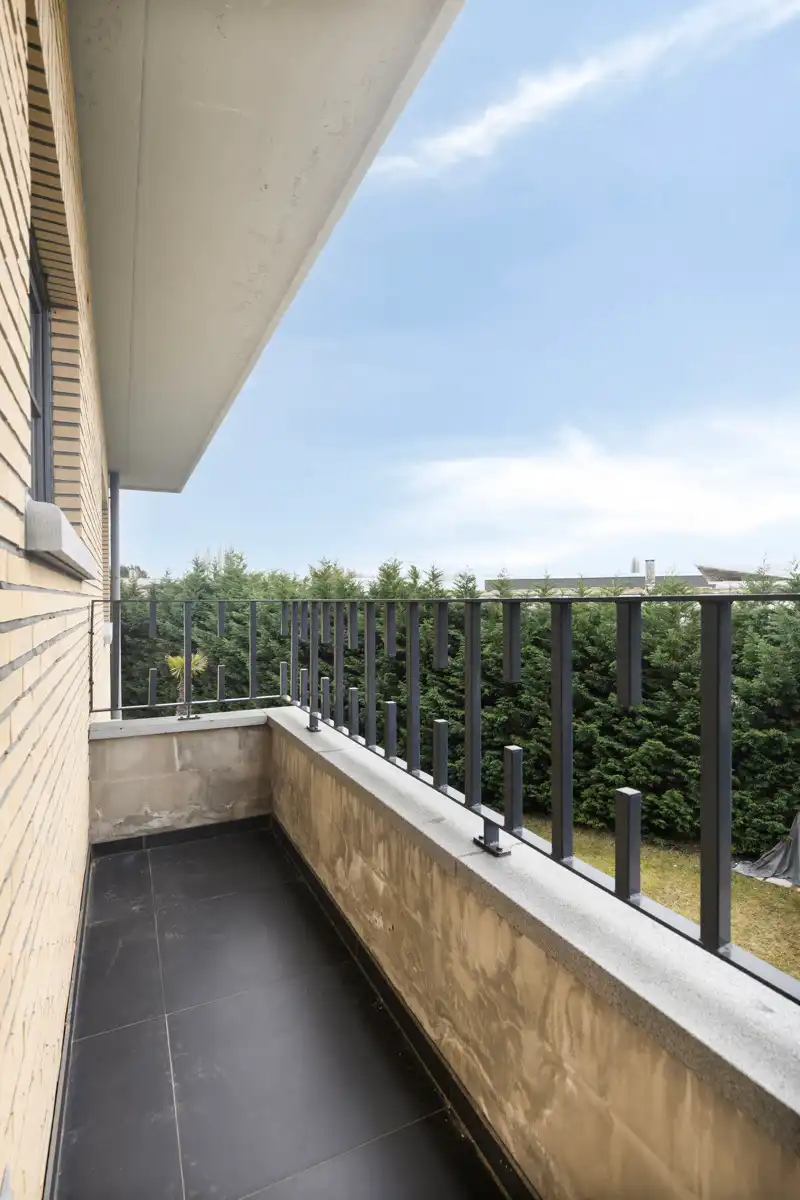 Gerenoveerde woning met 5 slaapkamers en tuin foto 20