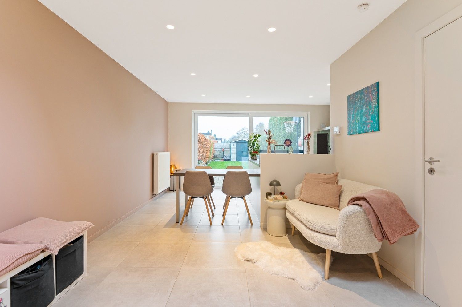 Instapklare, volledig gerenoveerde woning met uitstekende ligging in Schoten foto 6