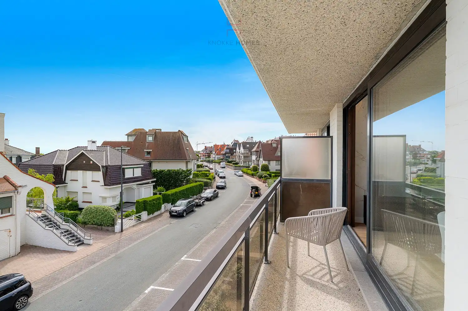 Prachtig gerenoveerd duplexappartement, gelegen op de hoek van een stijlvolle villaresidentie in de Jozef Nellenslaan. foto 12