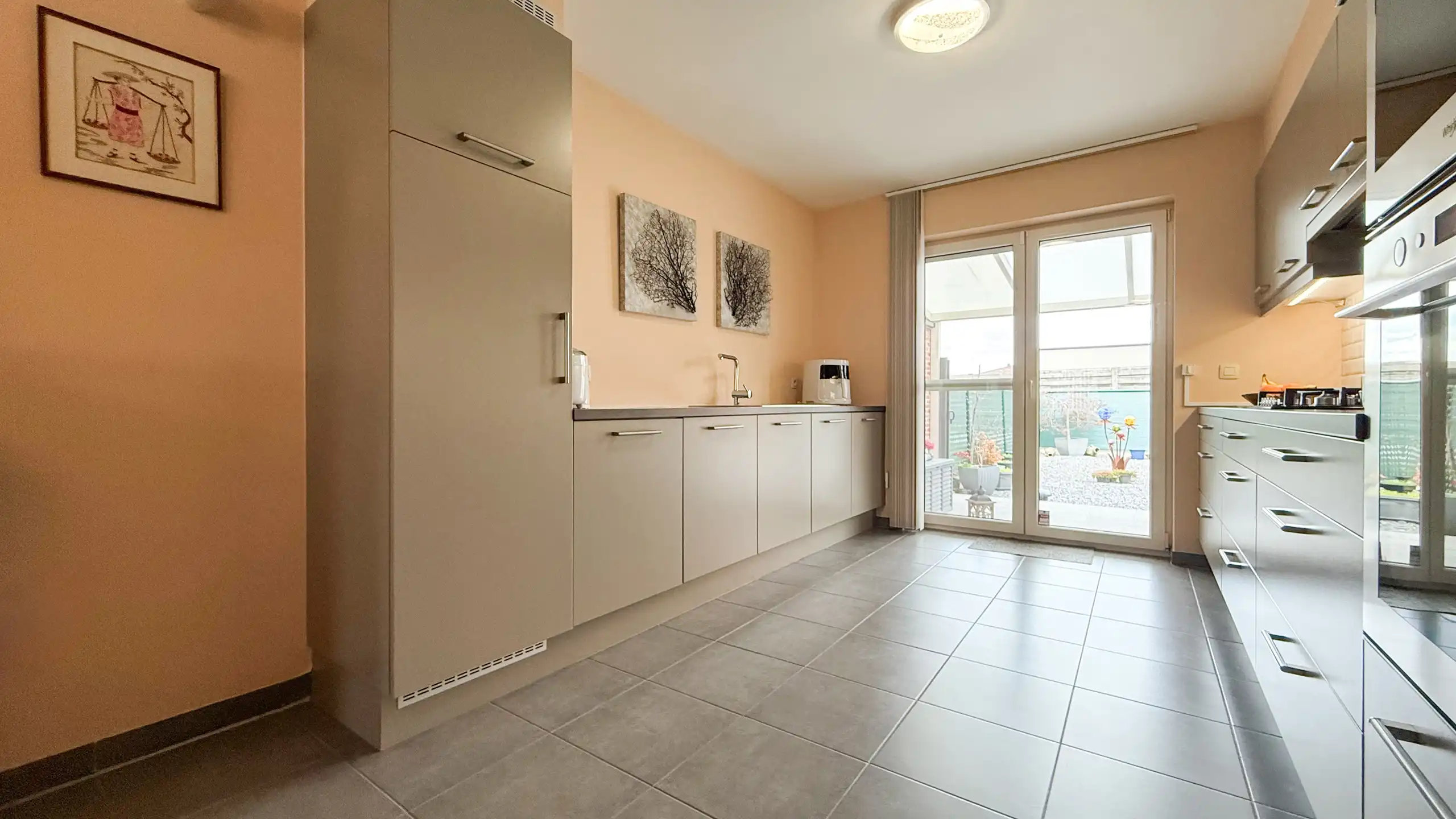 Ruim gelijkvloers appartement met tuin en parking foto 11