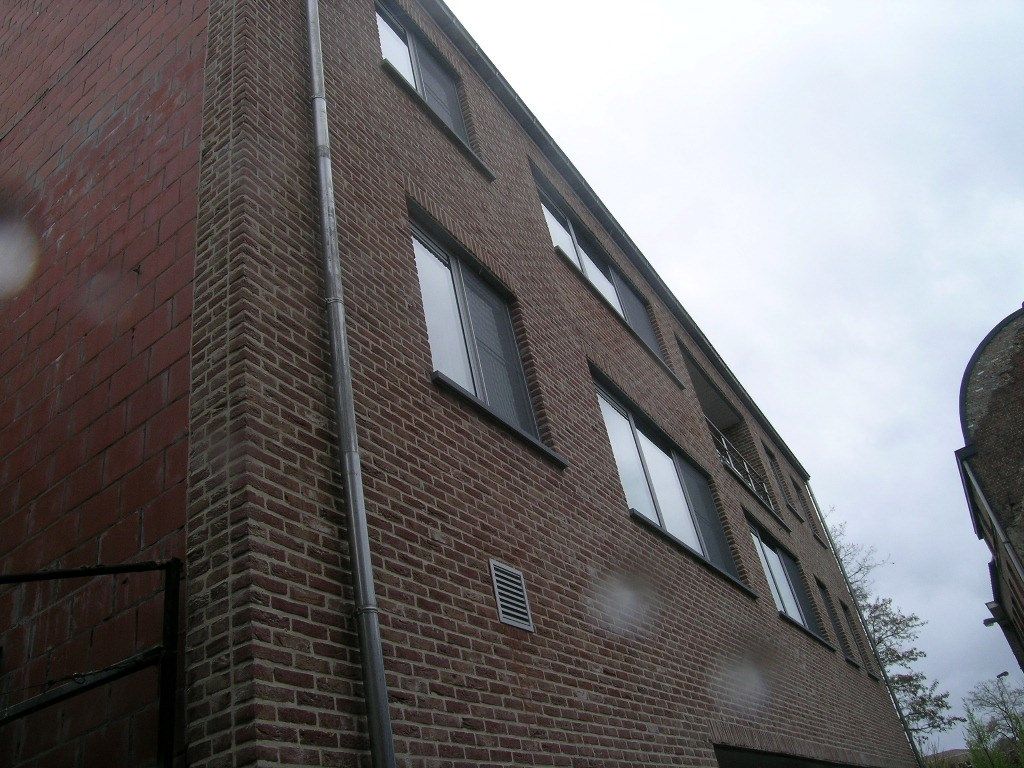 Recent centraal gelegen appartement op derde verdieping in gebouw van 2011 foto 2