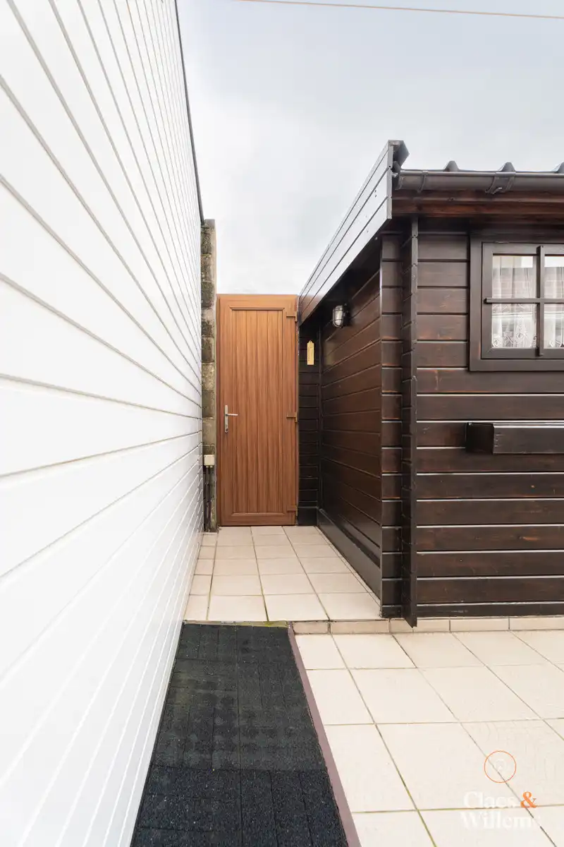 Gezinswoning met garage en airco in Ninove, goed gelegen nabij bus en trein foto 18